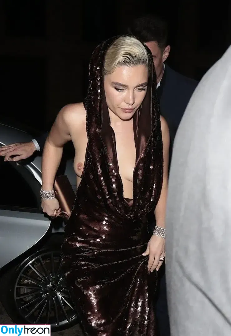 Florence Pugh nude photo #1134 (florencepugh)
