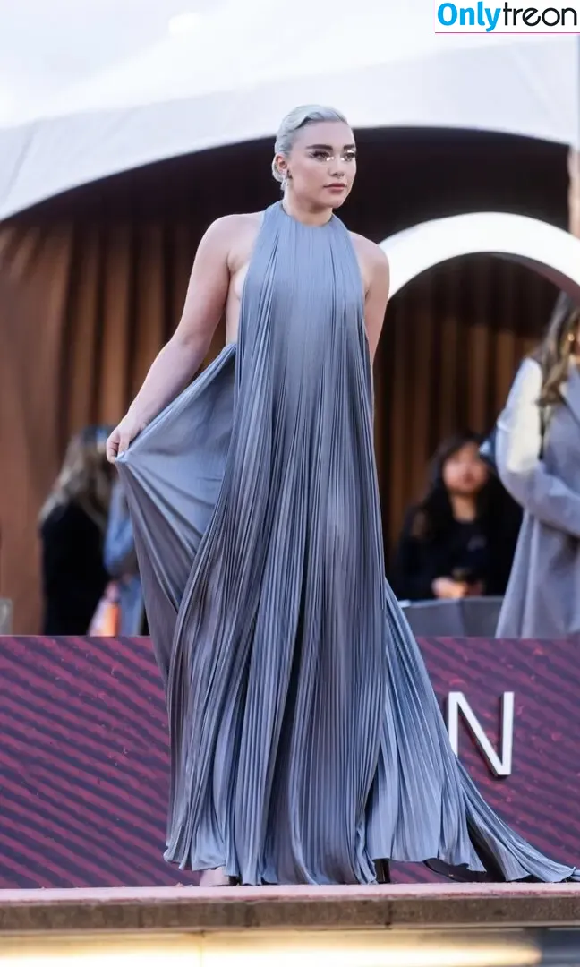 Florence Pugh nude photo #1142 (florencepugh)