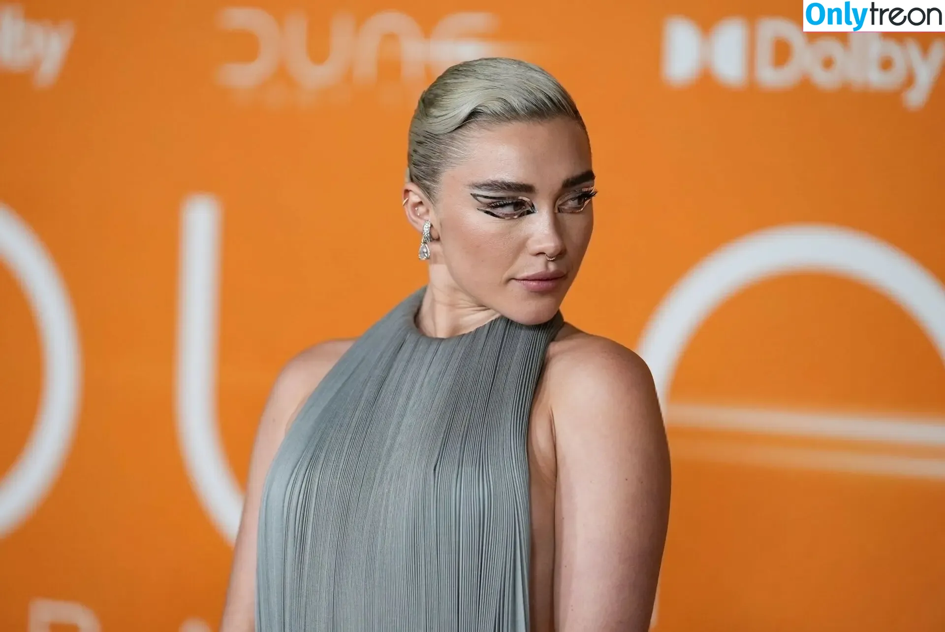 Florence Pugh nude photo #1149 (florencepugh)
