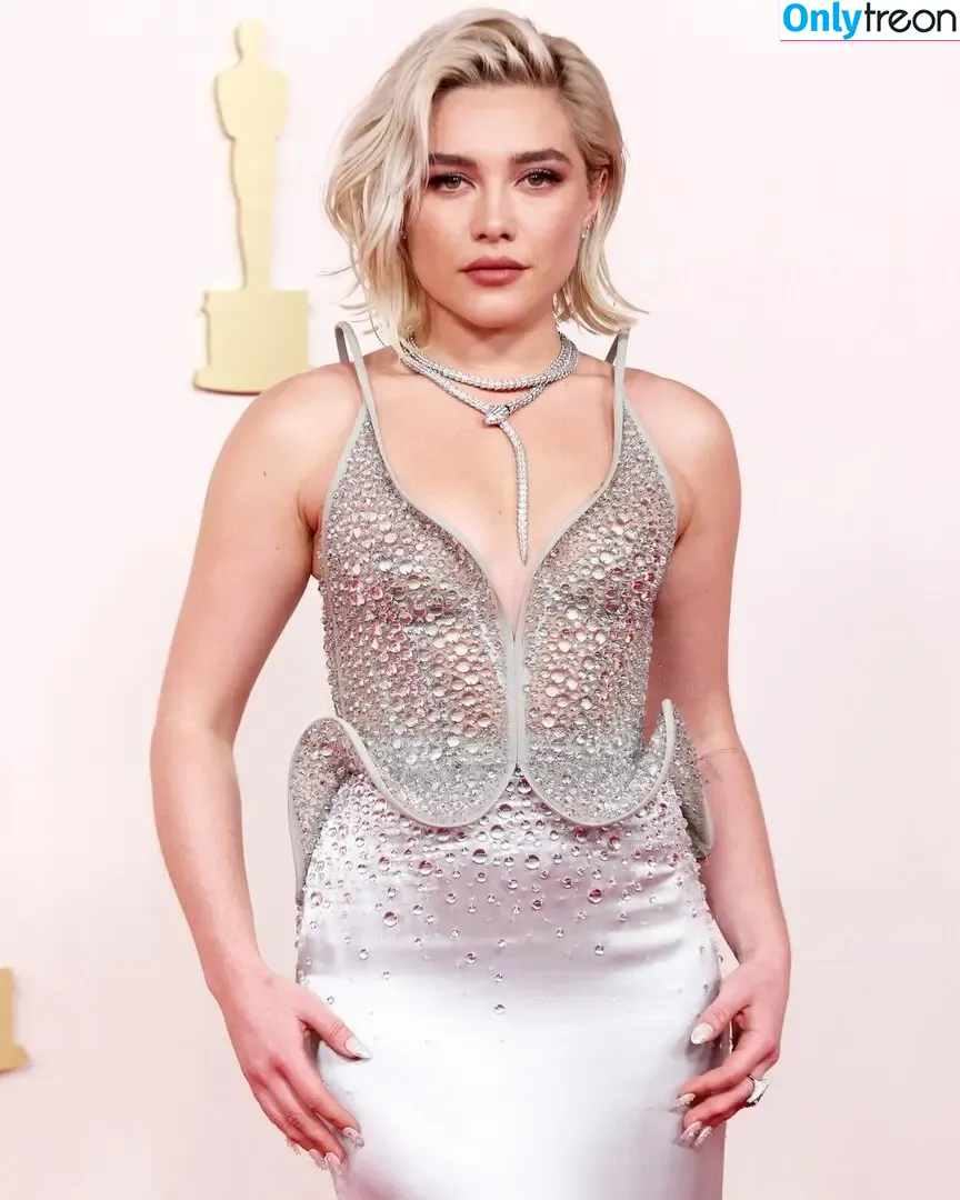 Florence Pugh nude photo #1187 (florencepugh)