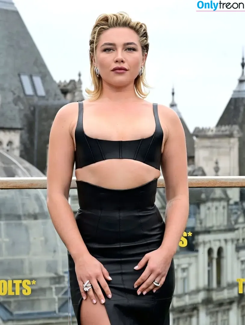Florence Pugh nude photo #2000 (florencepugh)