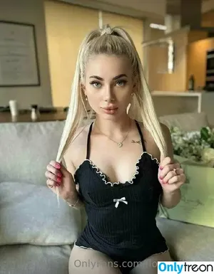 flov_princess / flo.imvu nude photo #0957