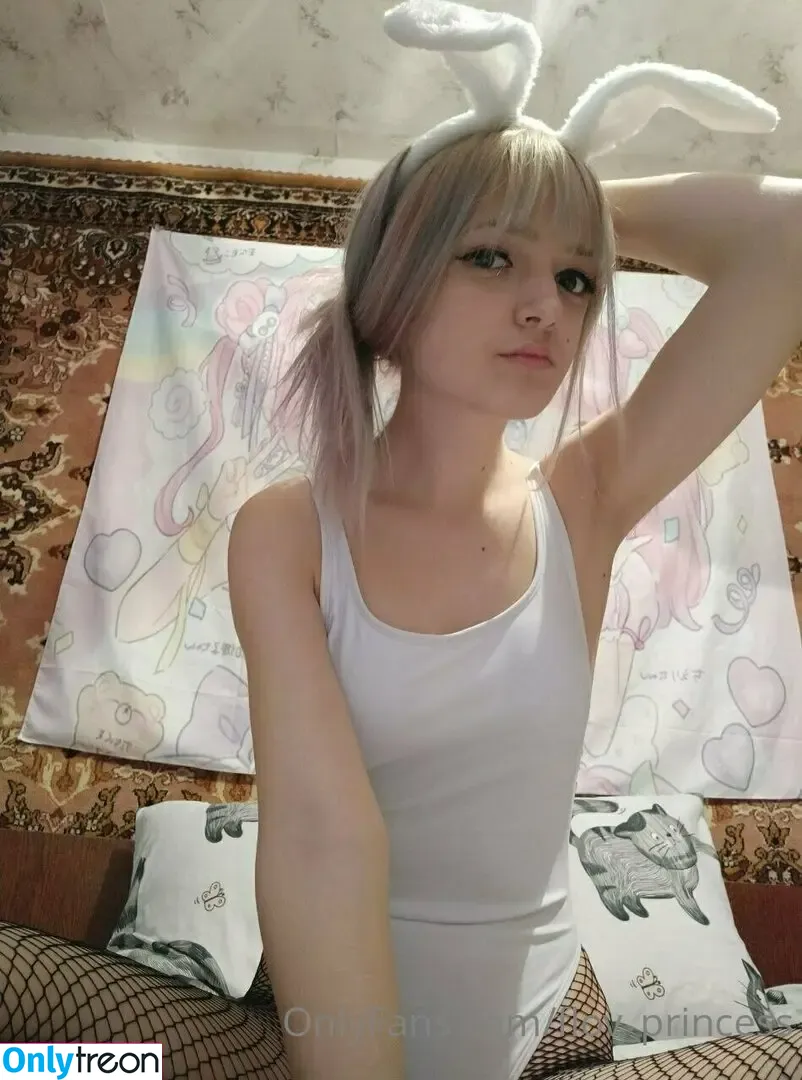 flov_princess nude photo #0001 (flo.imvu)