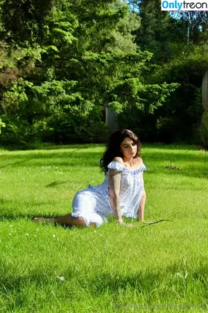 flowerava / flowerava.ts nude photo #0021