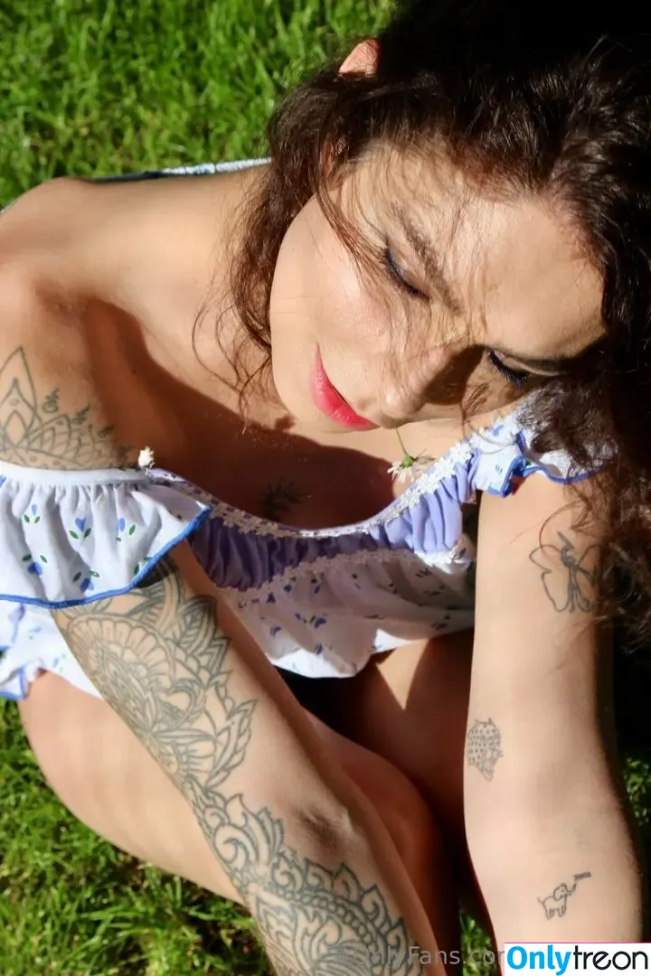 flowerava nude photo #0011 (flowerava.ts)