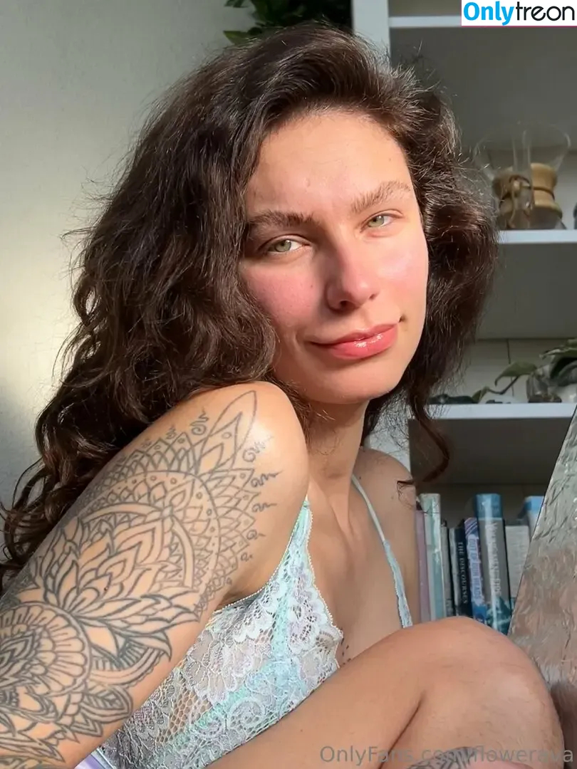 flowerava nude photo #0028 (flowerava.ts)