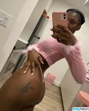 Foreignn_diamondd / Foreignn Diamondd nude photo #0017