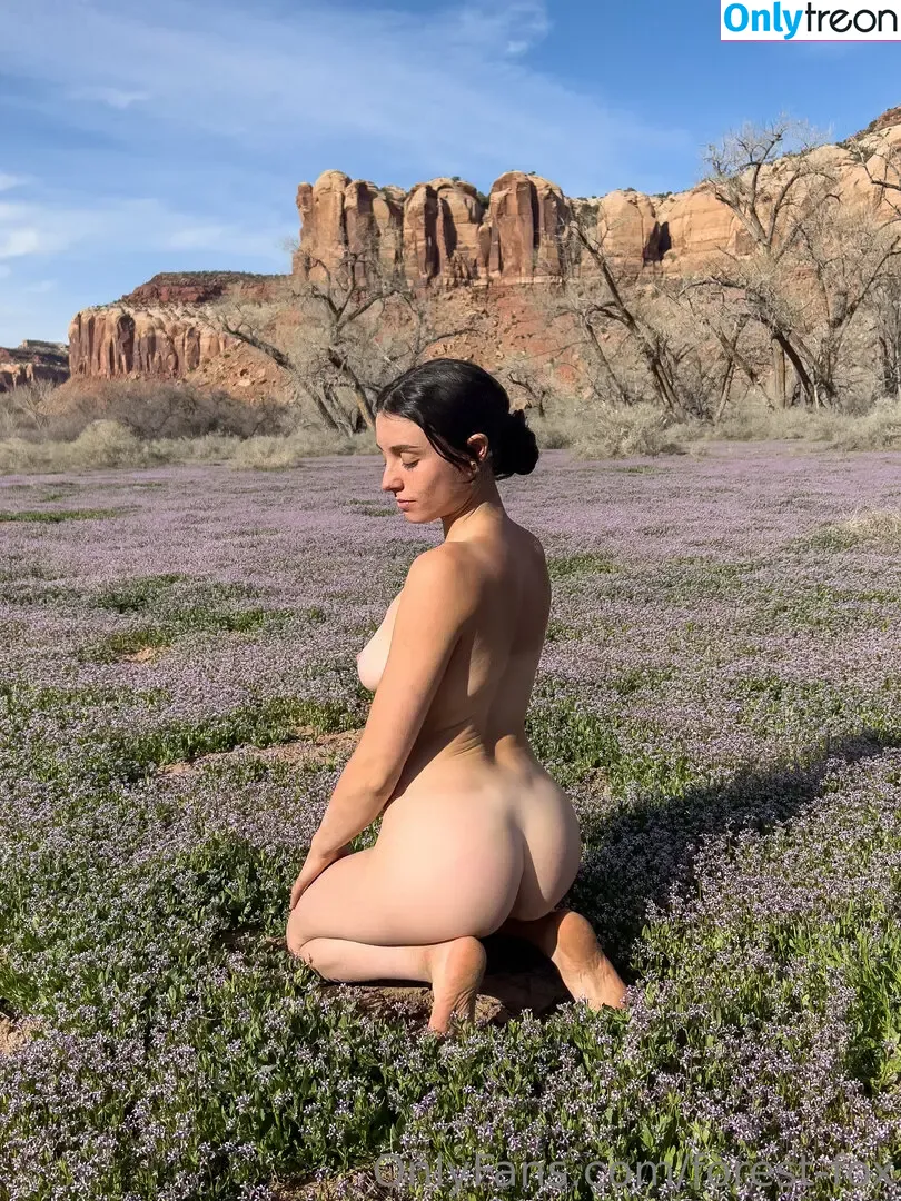 forest-fox nude photo #0220 (forest.f0x)