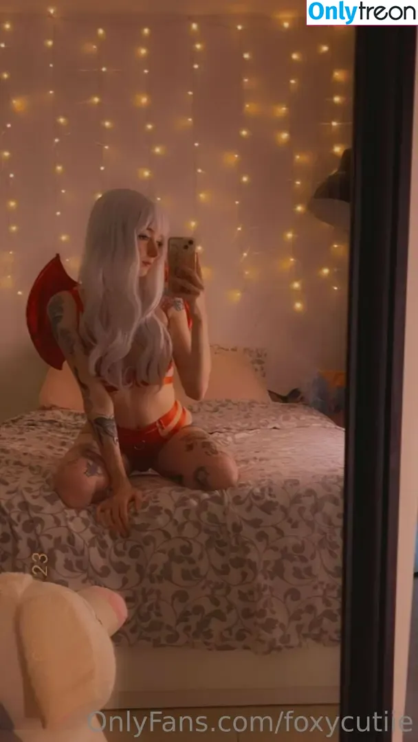 Foxycutiie nude photo #0023 (foxycutietv)
