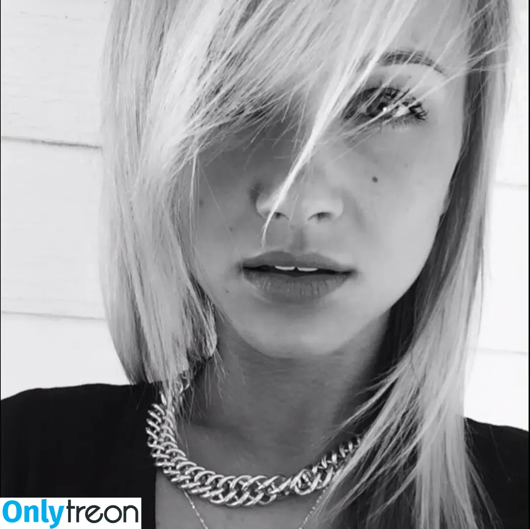 Franceska Fournier nude photo #0105 (franceskafournier)