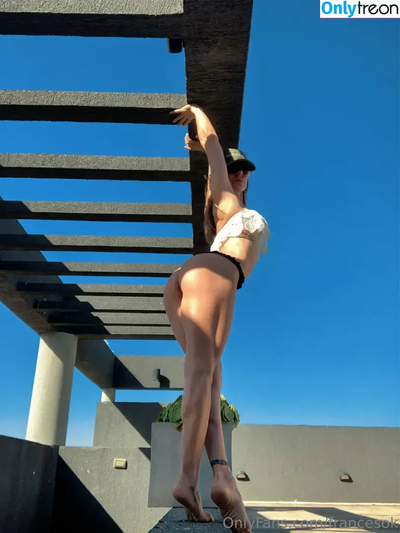 francesok nude photo #0048 (fgoakley)