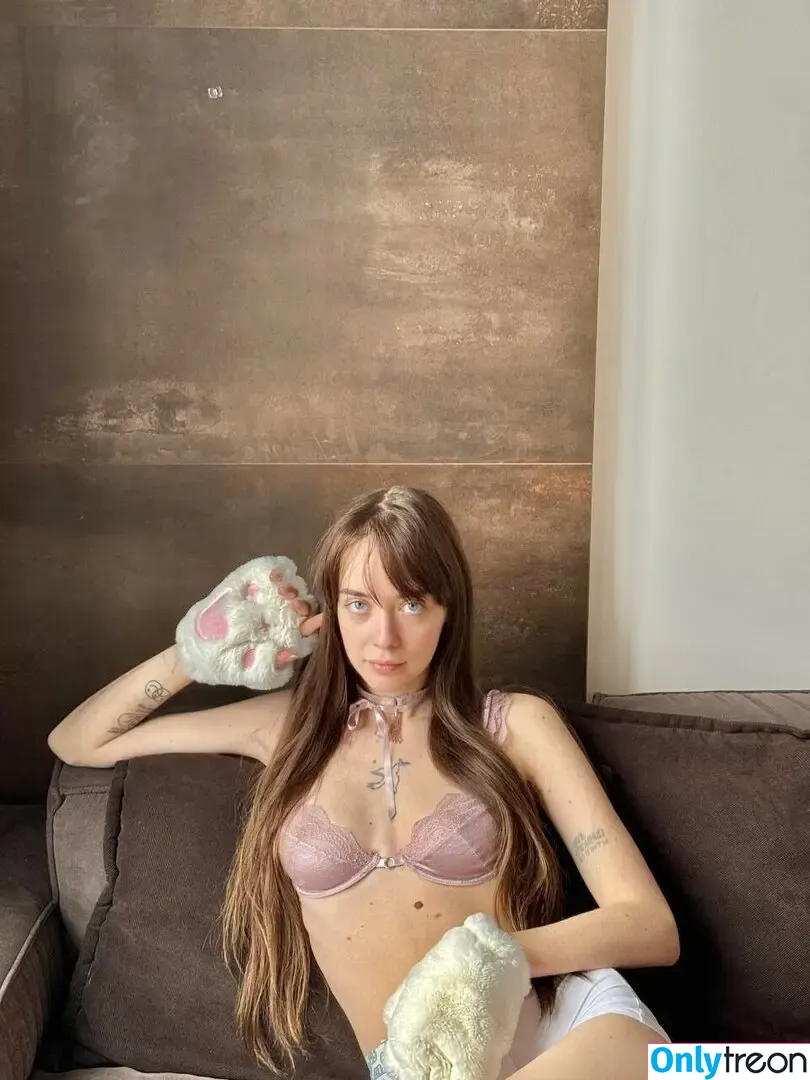 fraukrauze nude photo #0040 (Eva Gurari / MIRÈLE / mcmirella)