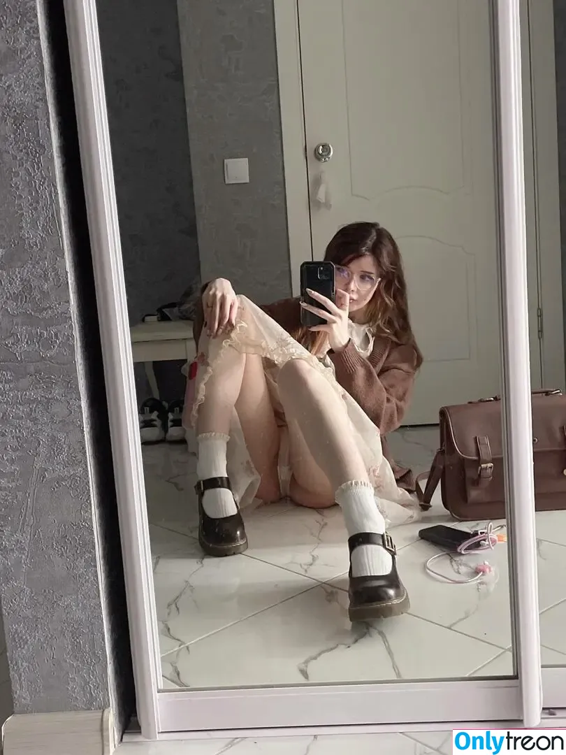 frauleinmilk nude photo #0120 (suisai.uwu / suisaiuwu)