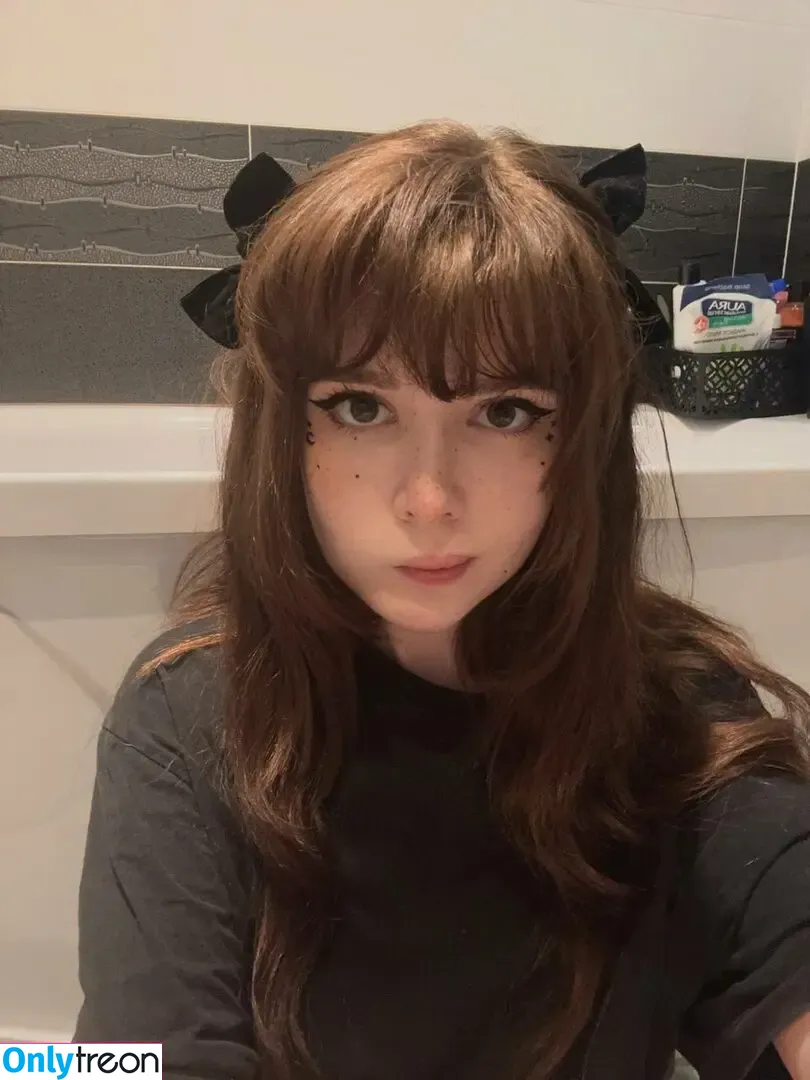frauleinmilk nude photo #0543 (suisai.uwu / suisaiuwu)