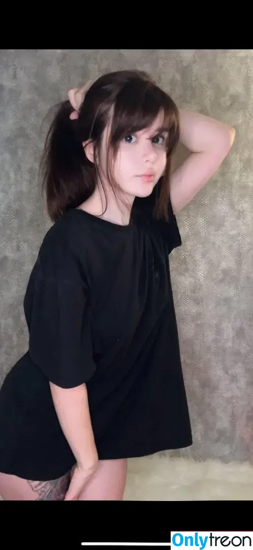 frauleinmilk nude photo #0570 (suisai.uwu / suisaiuwu)