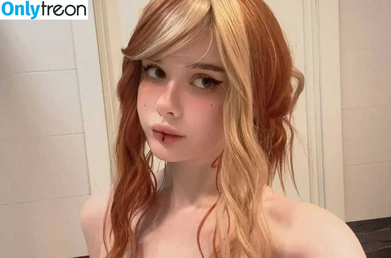 frauleinmilk nude photo #0805 (suisai.uwu / suisaiuwu)