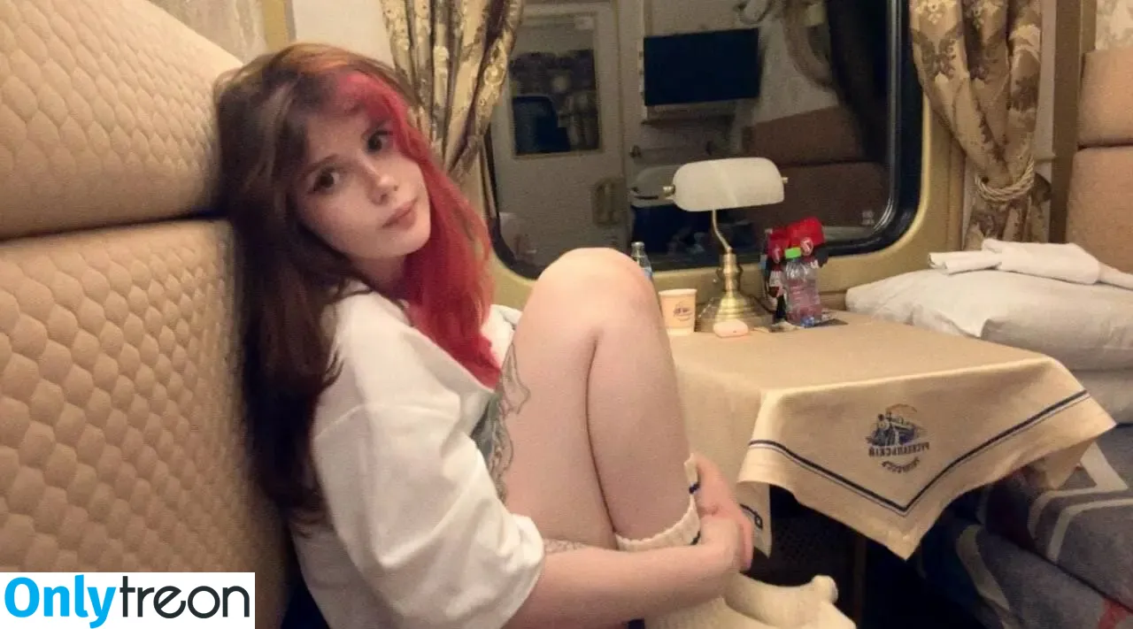 frauleinmilk nude photo #0808 (suisai.uwu / suisaiuwu)