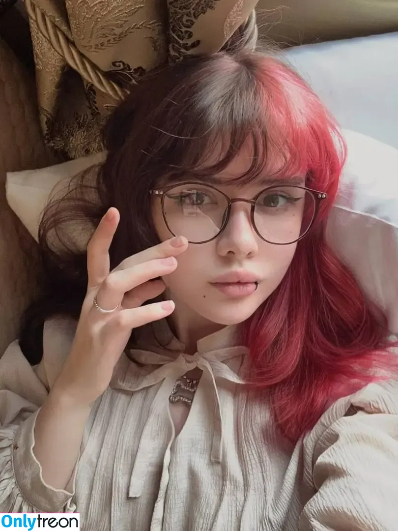 frauleinmilk nude photo #0811 (suisai.uwu / suisaiuwu)