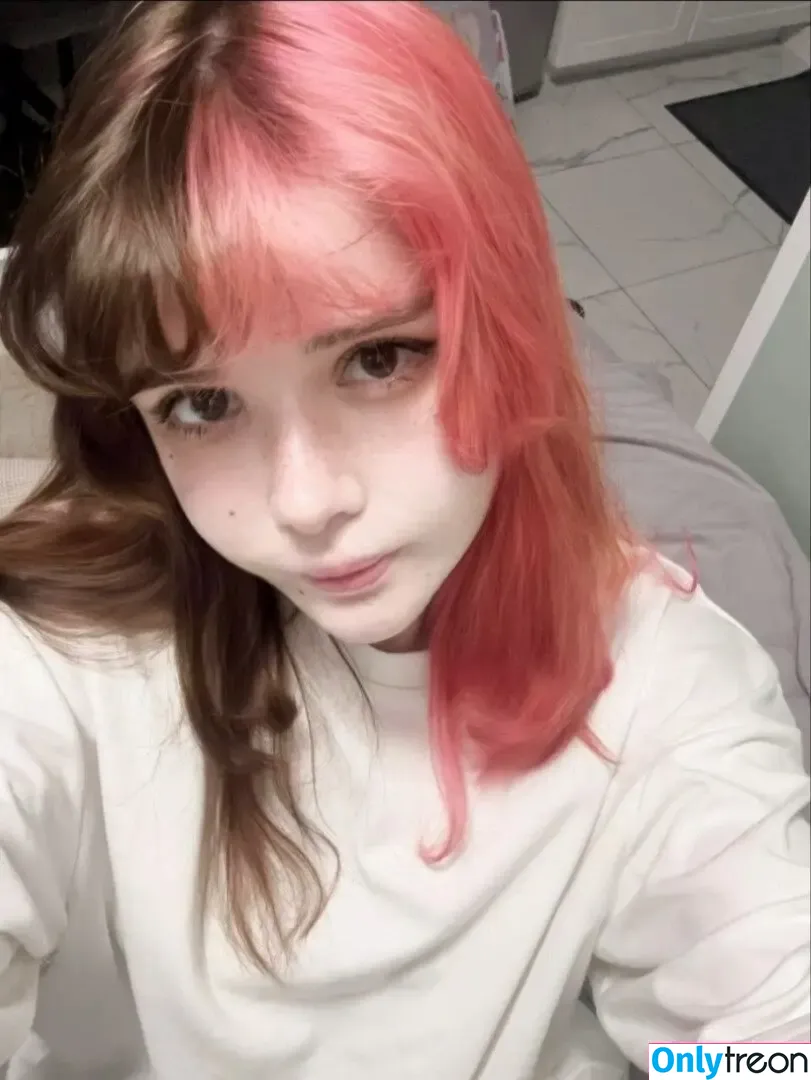 frauleinmilk nude photo #0815 (suisai.uwu / suisaiuwu)