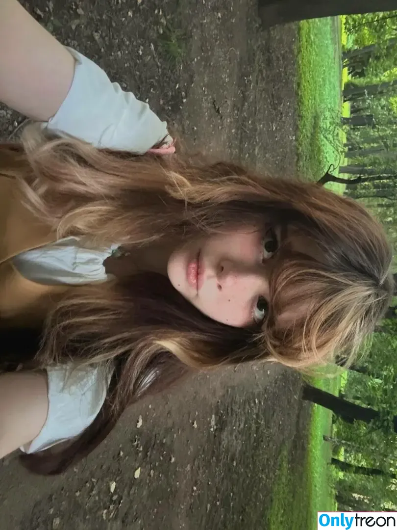 frauleinmilk nude photo #1033 (suisai.uwu / suisaiuwu)