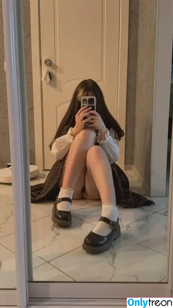 frauleinmilk nude photo #1634 (suisai.uwu / suisaiuwu)