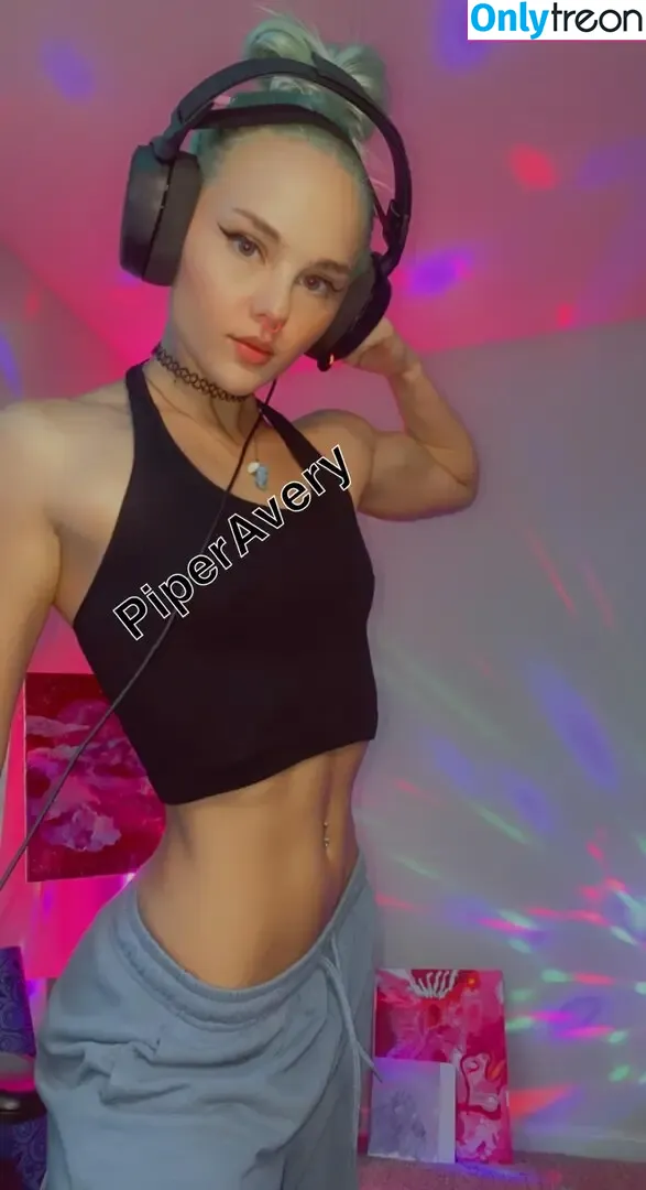 FrazyTay nude photo #0029 (piperavery)