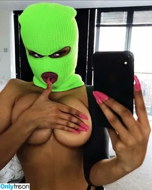 freakazoidd / foreignasian / freakazoida / presidentialrose / presidentrosee nude photo #0015