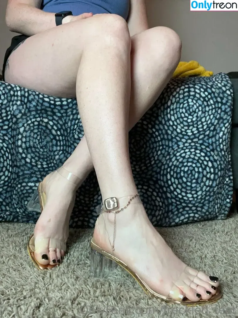 freckled_feet nude photo #0026 (freckled_feet)