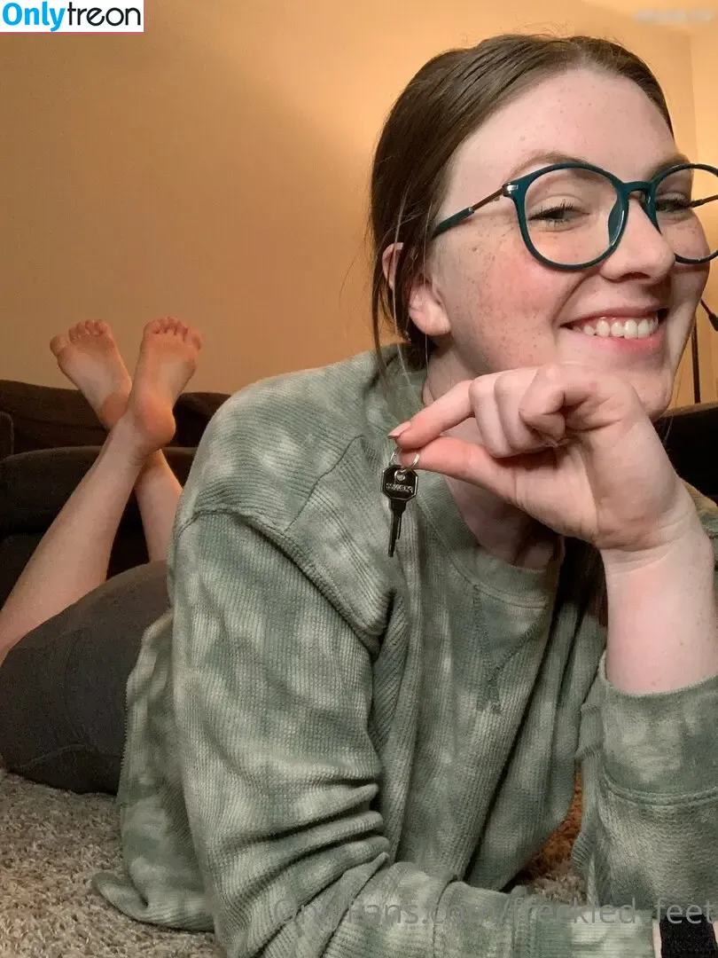 freckled_feet nude photo #0117 (freckled_feet)