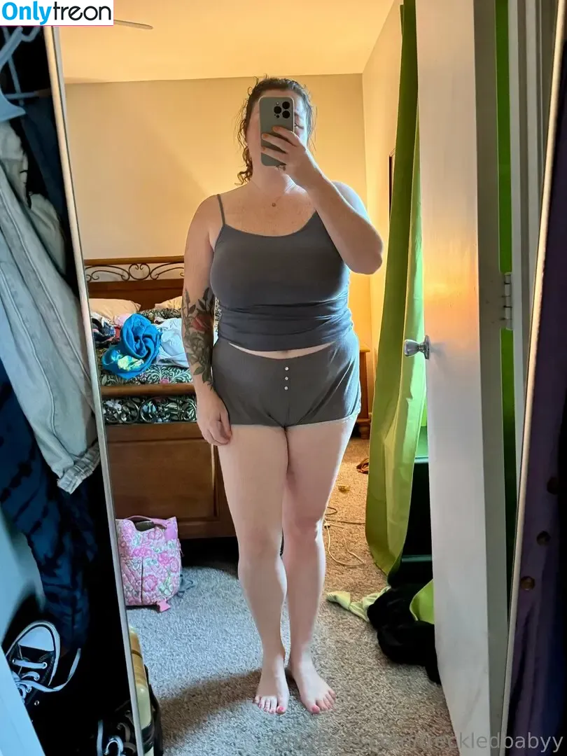 freckledbabyy nude photo #0134 (frecklesbabyy)