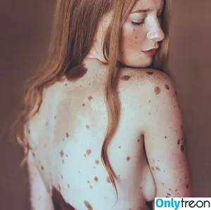 Freckles / drayadominicana nude photo #0016