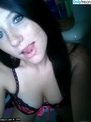 Freckles / drayadominicana nude photo #0033