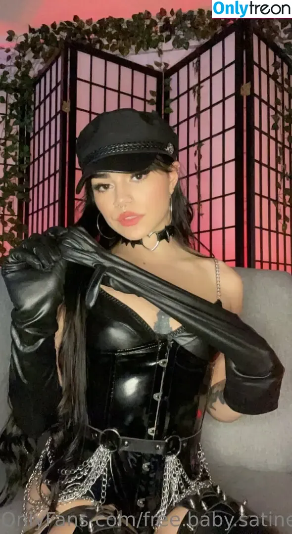 free.baby.satine nude photo #0001 (satinephoenix)