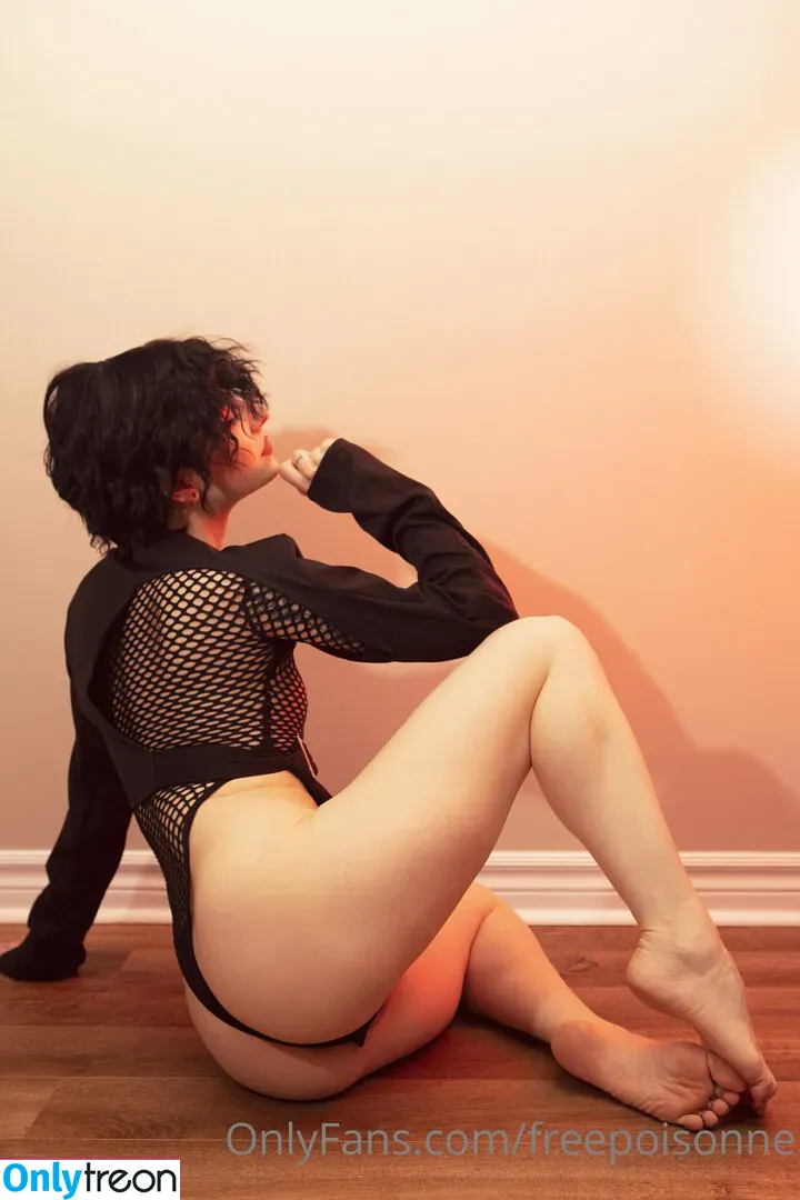 freepoisonne nude photo #0052 (_miszire504_)