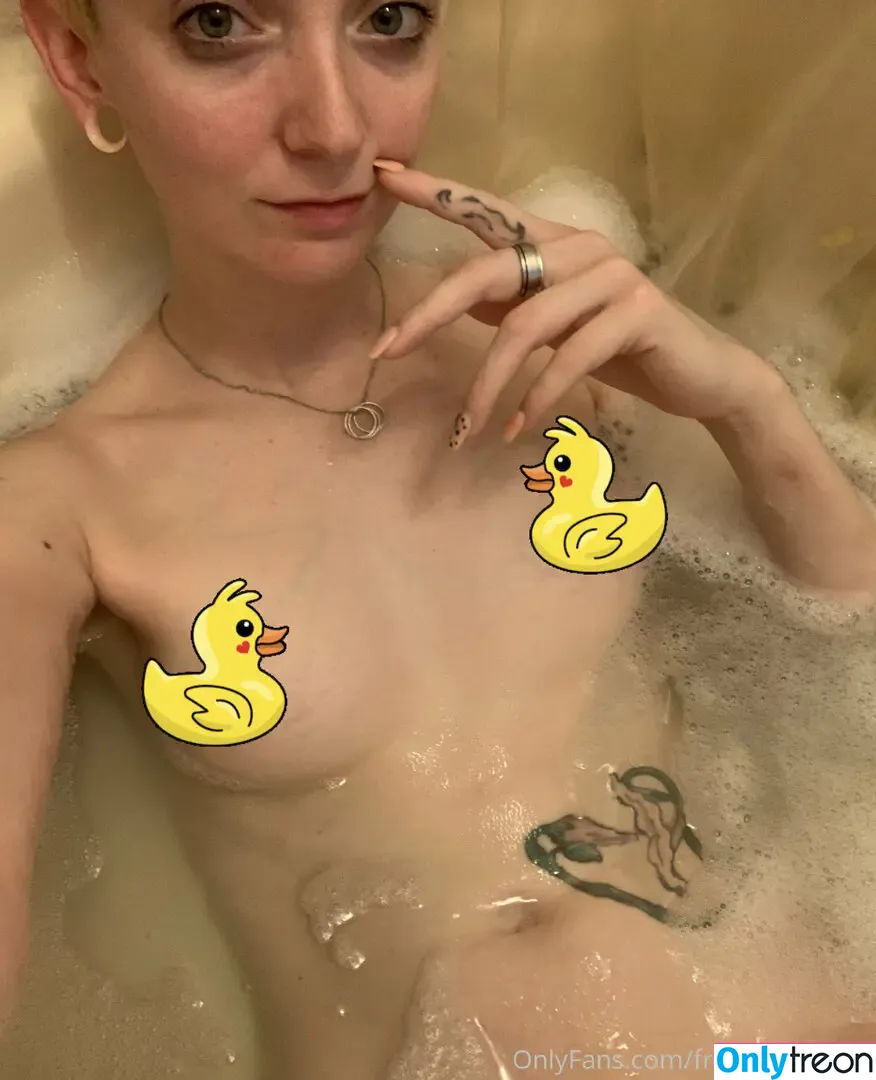 freshkiiwii-free nude photo #0025 (fresh.kiiwii)