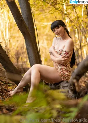 freshleaslovakia / liasoloviiova nude photo #0031