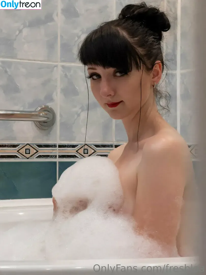 freshleaslovakia nude photo #0008 (liasoloviiova)