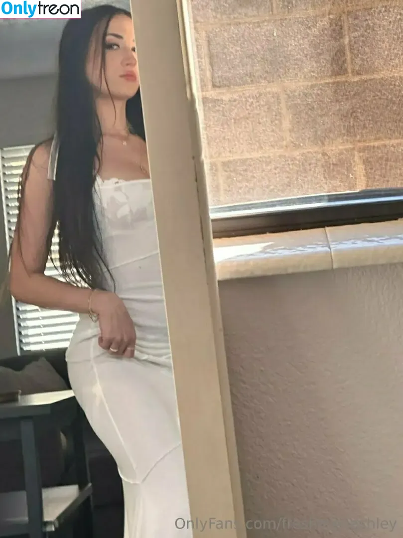 freshmenashley nude photo #1080 (heyitsmenashly)
