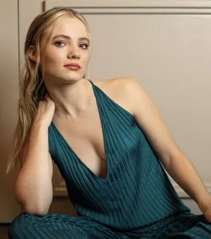 Freya Allan / Ciri / freyaallan / freyaallann nude photo #0108