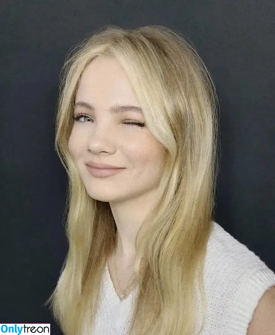 Freya Allan nude photo #0011 (Ciri / freyaallan / freyaallann)