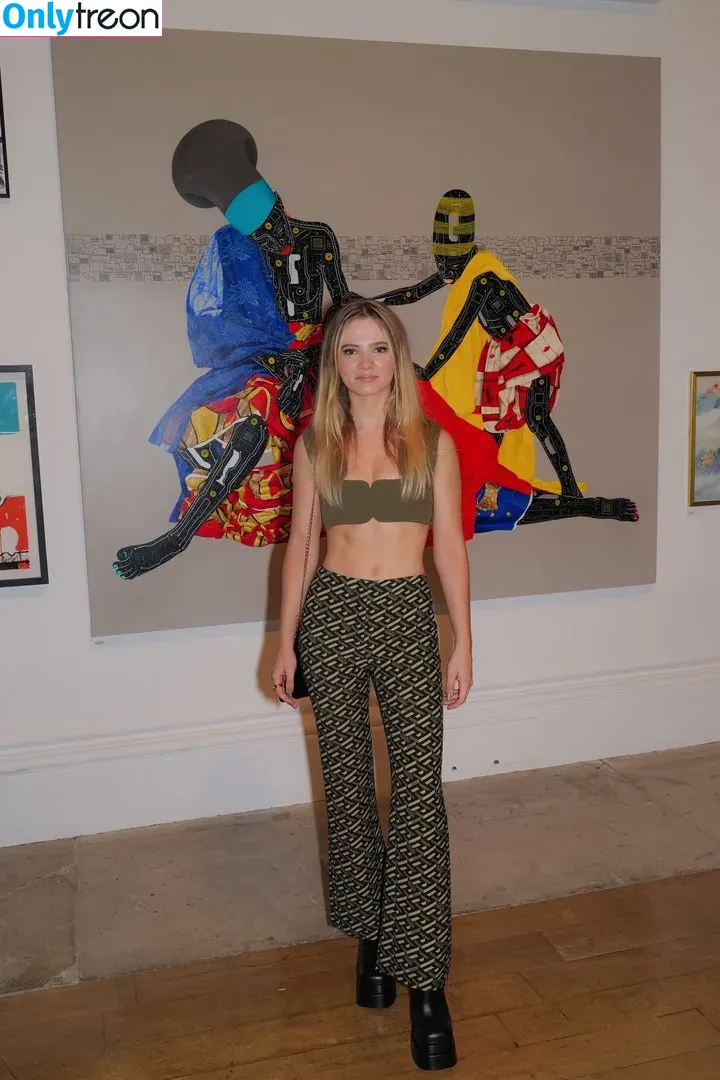 Freya Allan nude photo #0062 (Ciri / freyaallan / freyaallann)