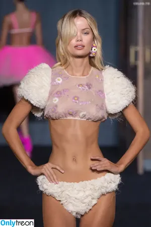 Frida Aasen / frida_aasen nude photo #0201