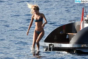 Frida Aasen / frida_aasen nude photo #0219