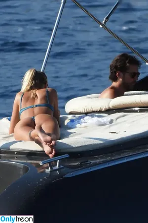 Frida Aasen / frida_aasen nude photo #0223