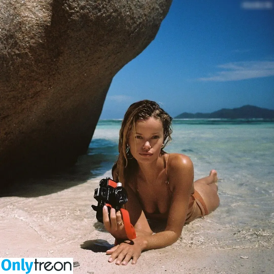 Frida Aasen nude photo #0288 (frida_aasen)