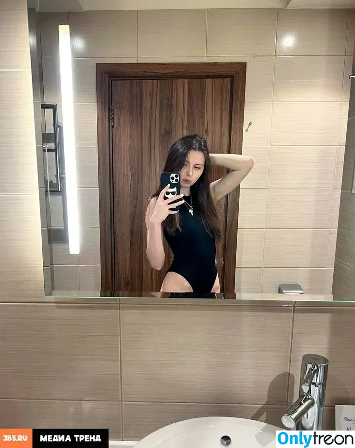 fruktozka nude photo #0007 (frukt0zka / sofiakaoz)