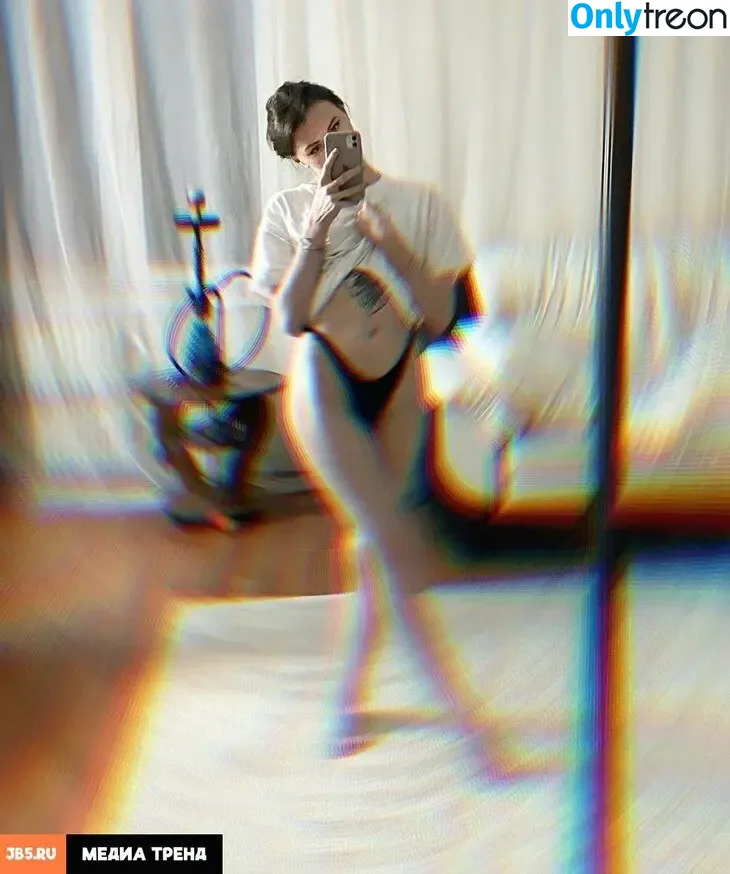 fruktozka nude photo #0016 (frukt0zka / sofiakaoz)