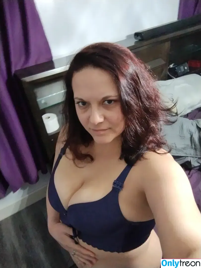 funmowife2013 nude photo #0001 (_mobwifeee)