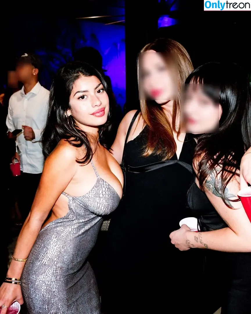 funnyuforgot nude photo #0031 (Itzel Aquino / iluvstrawb3rry / iluvstrawberry)
