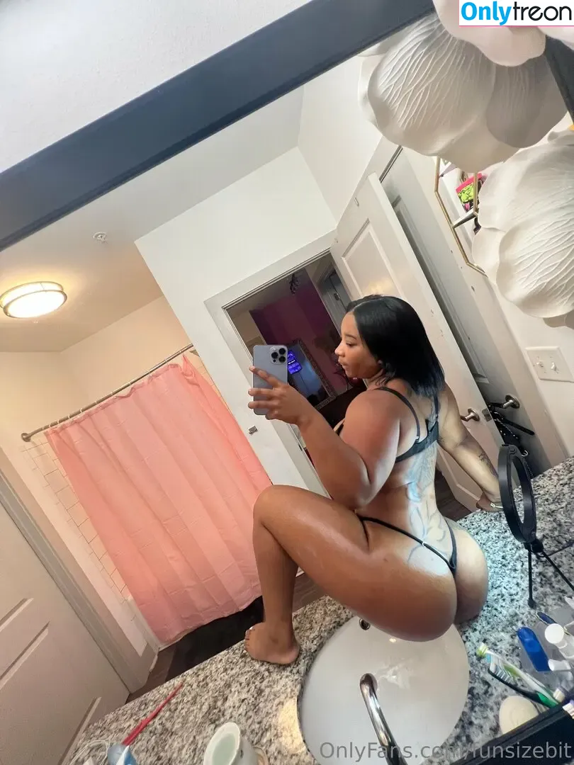 funsizebit nude photo #0001 (funsizebarb_)
